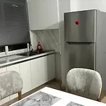 Comfyhome Lejlighed Tirana